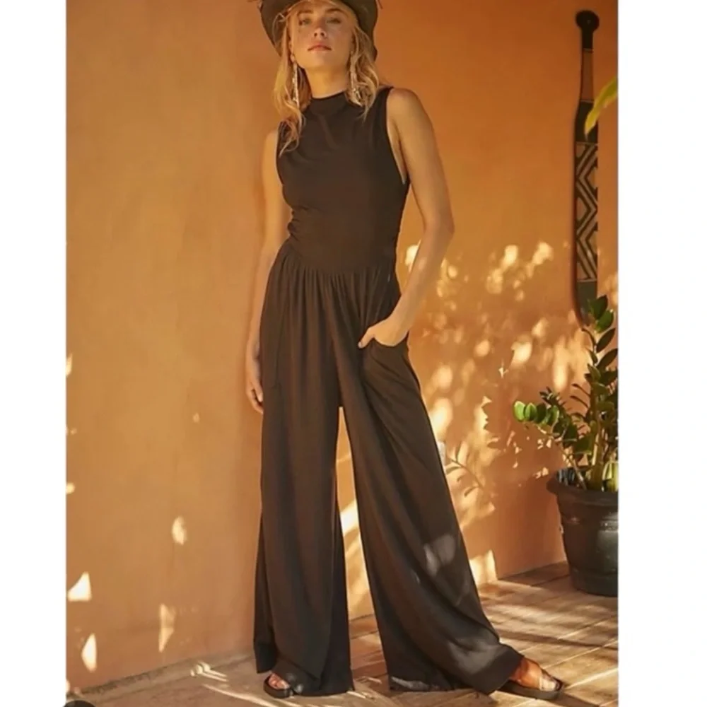 Free People Beach Dream Jumpsuit Black Open Back Wide Leg Size Large NWT - Picture 4 of 7